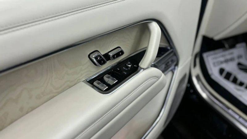 2024 Land Rover Range Rover P615 SV