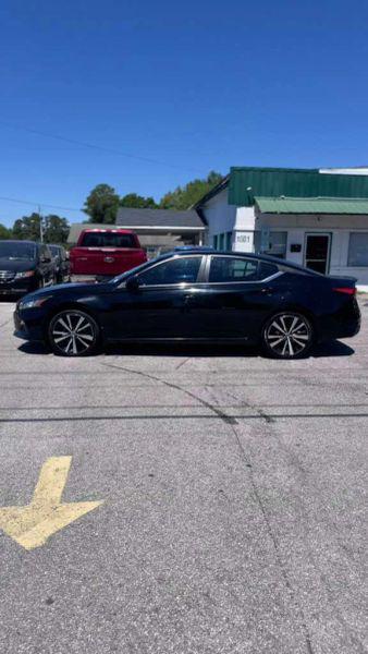 2021 Nissan Altima SR FWD