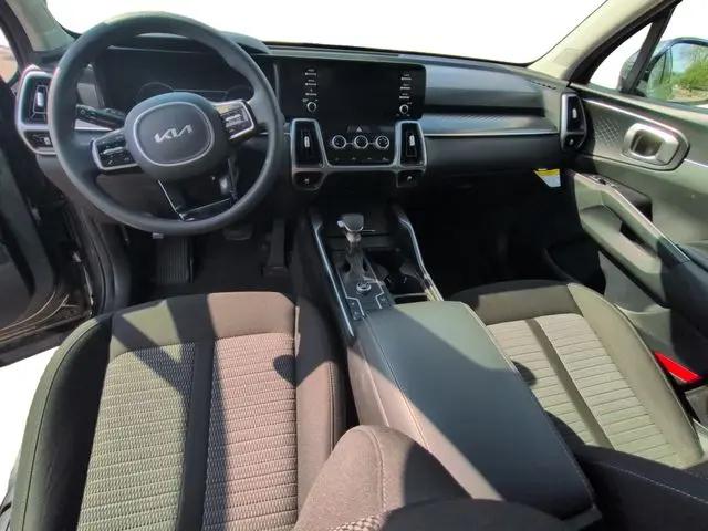 2023 Kia Sorento LX