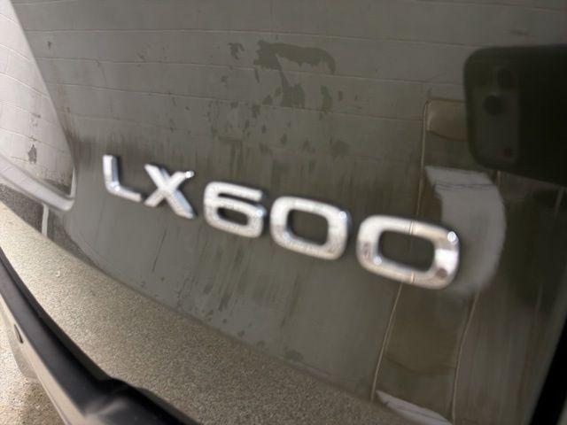 2023 Lexus LX Luxury