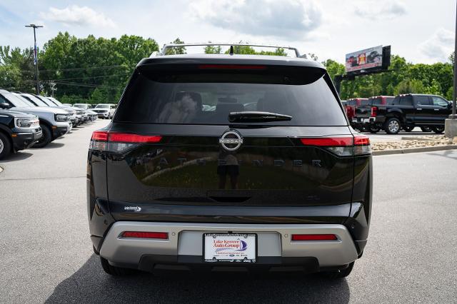 2024 Nissan Pathfinder SL FWD