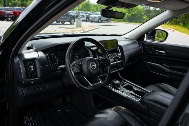 2024 Nissan Pathfinder SL FWD