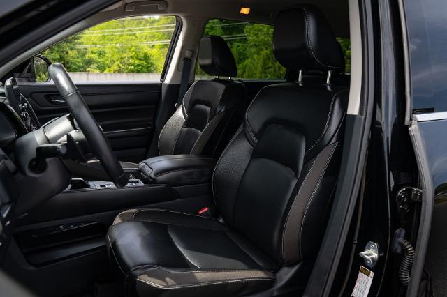 2024 Nissan Pathfinder SL FWD
