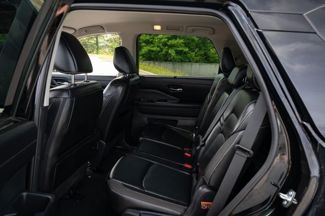 2024 Nissan Pathfinder SL FWD