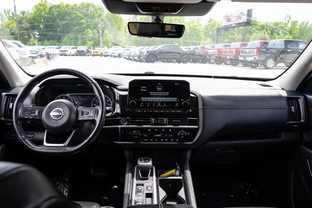 2024 Nissan Pathfinder SL FWD