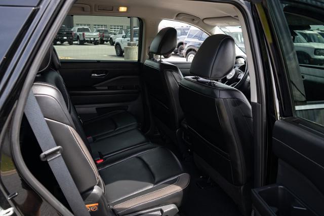 2024 Nissan Pathfinder SL FWD
