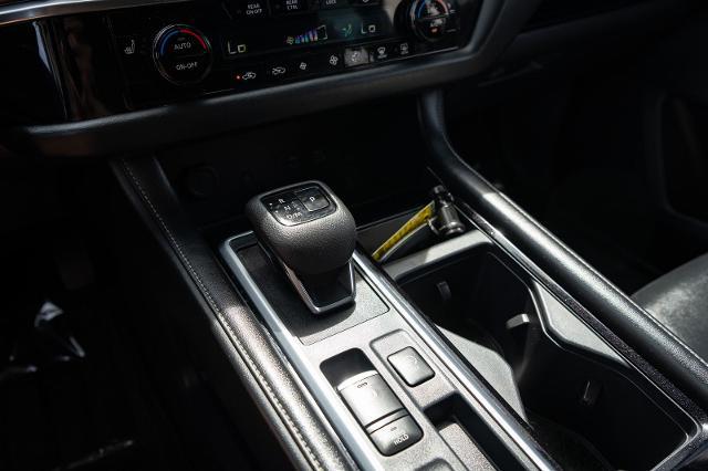 2024 Nissan Pathfinder SL FWD
