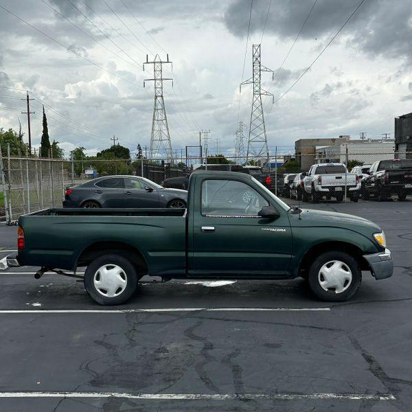 2000 Toyota Tacoma Base