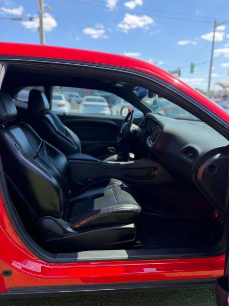 2018 Dodge Challenger SXT Plus