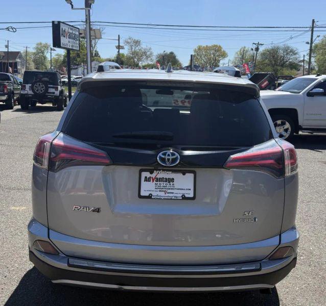 2018 Toyota RAV4 Hybrid SE