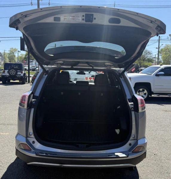 2018 Toyota RAV4 Hybrid SE