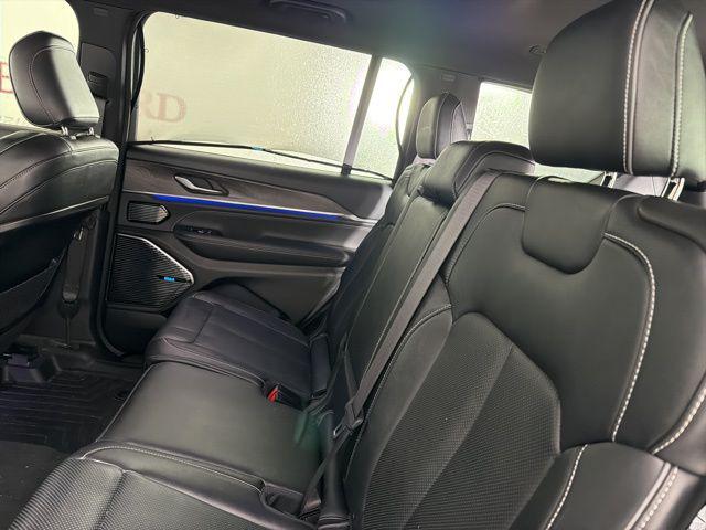 2022 Jeep Grand Cherokee L Overland 4x4