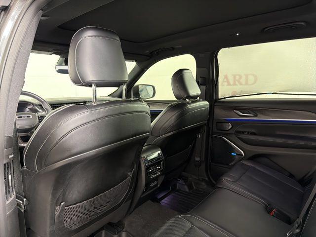2022 Jeep Grand Cherokee L Overland 4x4