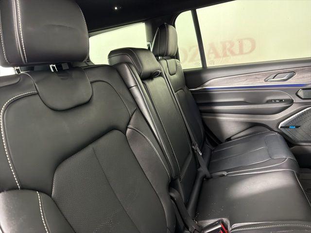 2022 Jeep Grand Cherokee L Overland 4x4
