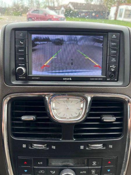 2014 Chrysler Town & Country Touring-L