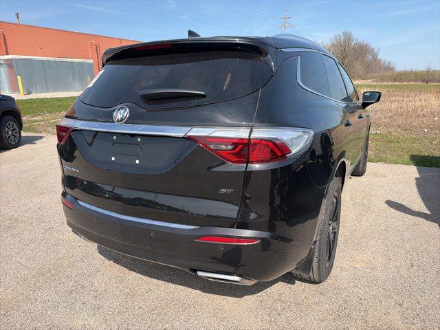2023 Buick Enclave Essence AWD