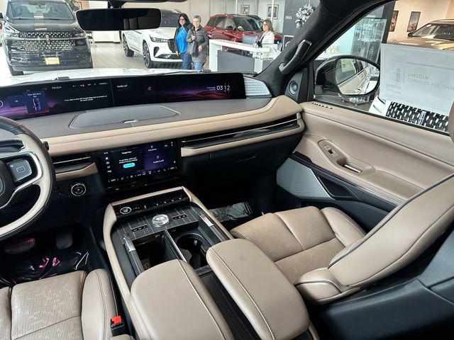 2025 Lincoln Navigator Black Label