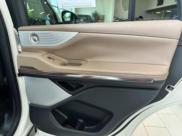 2025 Lincoln Navigator Black Label