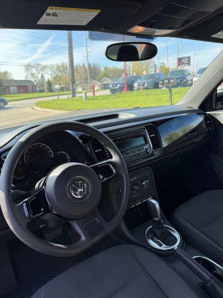 2013 Volkswagen Beetle 2.5L Entry