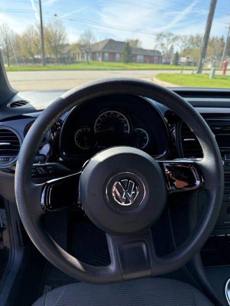 2013 Volkswagen Beetle 2.5L Entry