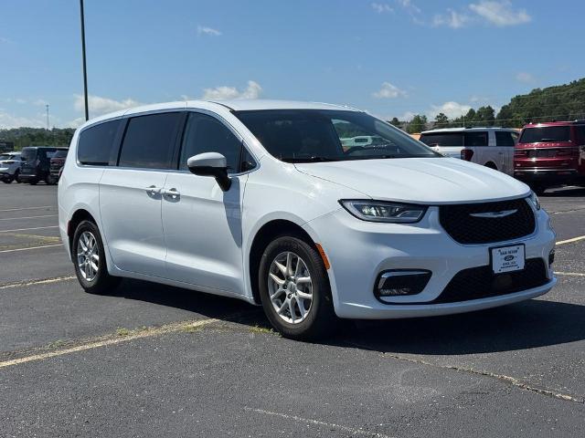 2023 Chrysler Pacifica Touring L for sale in Farmington, MO