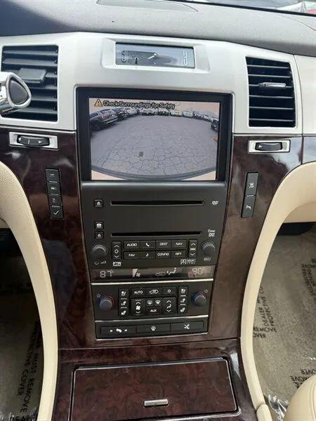 2008 Cadillac Escalade Standard