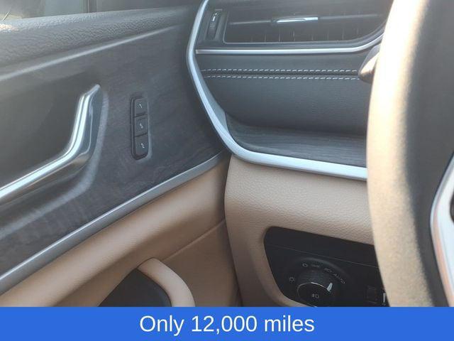 2025 Jeep Grand Cherokee L Limited 4x4