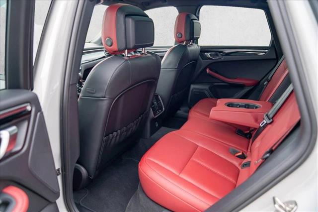 2026 Porsche Macan AWD