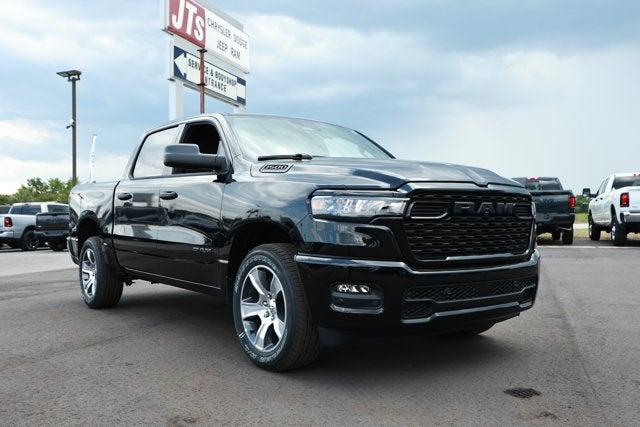 2026 RAM Ram 1500 RAM 1500 EXPRESS CREW CAB 4X2 57 BOX