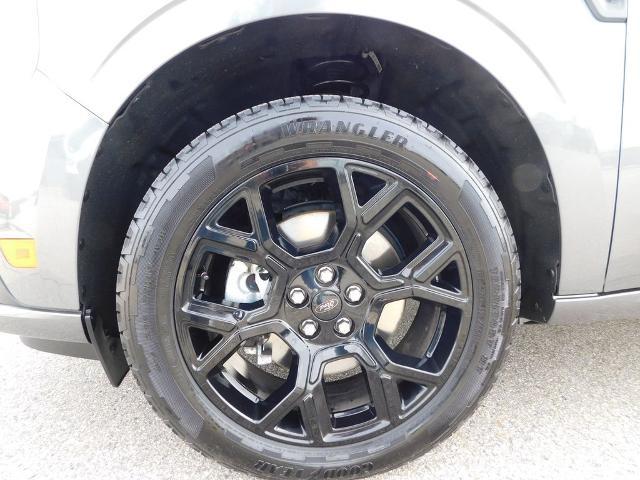 2025 Ford Maverick Lobo Standard