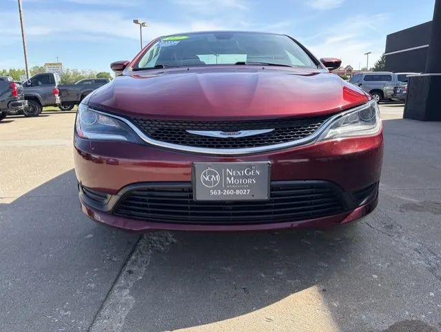 2017 Chrysler 200 Touring