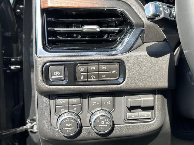 2026 GMC Yukon 4WD Denali