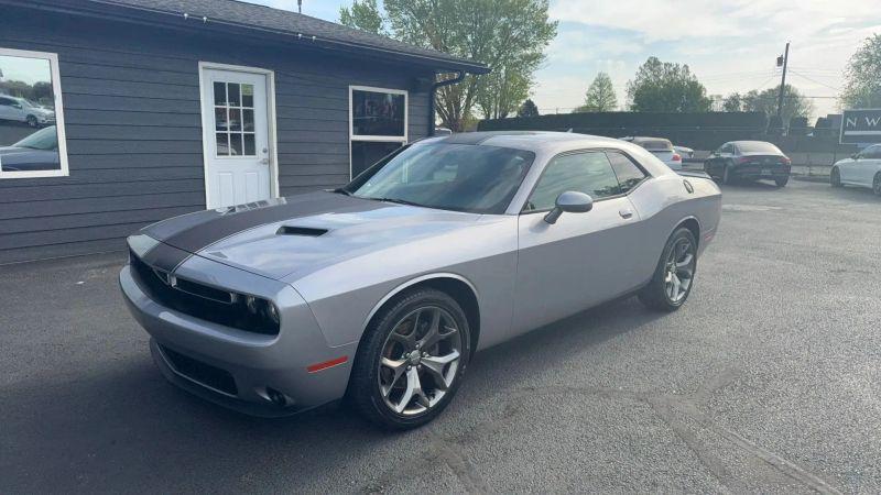 2016 Dodge Challenger SXT Plus