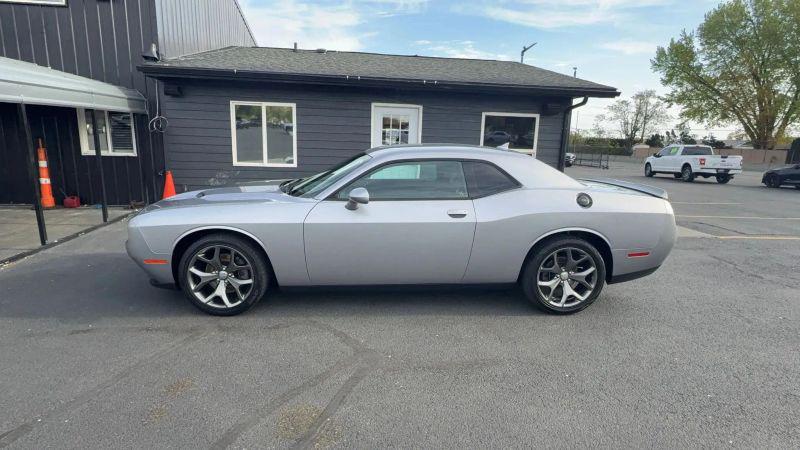 2016 Dodge Challenger SXT Plus