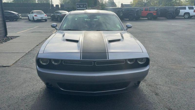 2016 Dodge Challenger SXT Plus