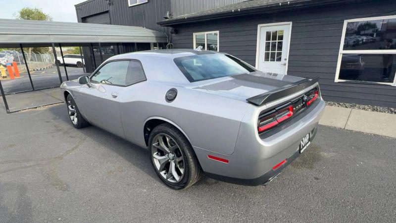 2016 Dodge Challenger SXT Plus