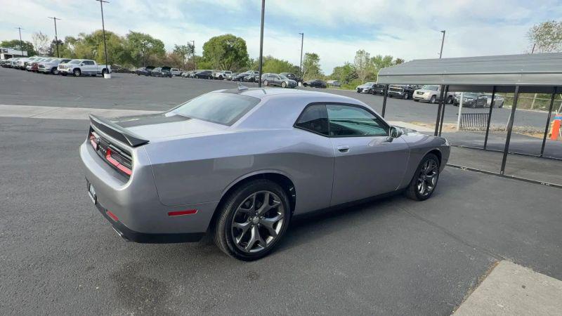 2016 Dodge Challenger SXT Plus