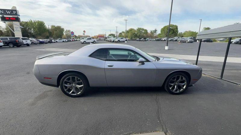 2016 Dodge Challenger SXT Plus