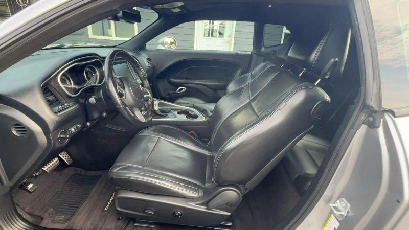 2016 Dodge Challenger SXT Plus