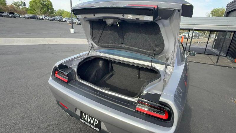 2016 Dodge Challenger SXT Plus