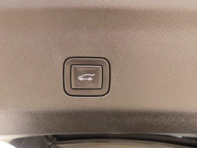 2023 GMC Yukon 4WD Denali