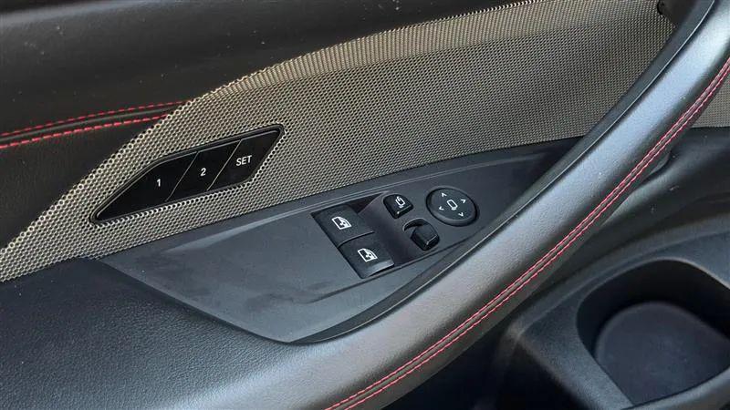 2025 BMW M4 CS