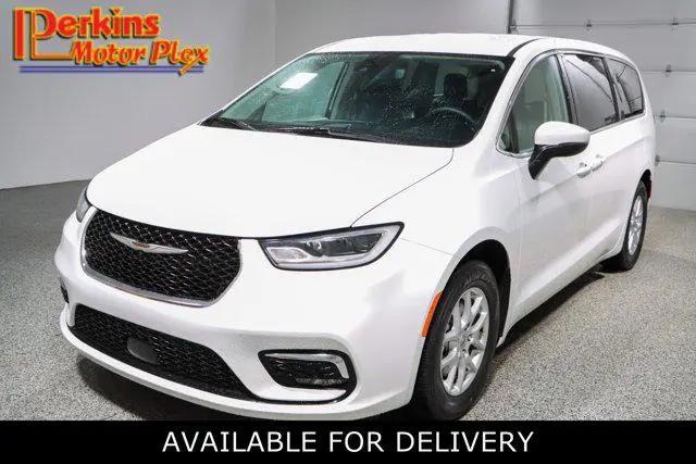 2023 Chrysler Pacifica Touring L for sale in Mayfield, KY