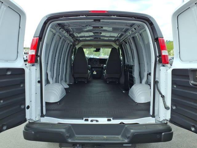 2025 GMC Savana Cargo RWD 2500 Regular Wheelbase Work Van