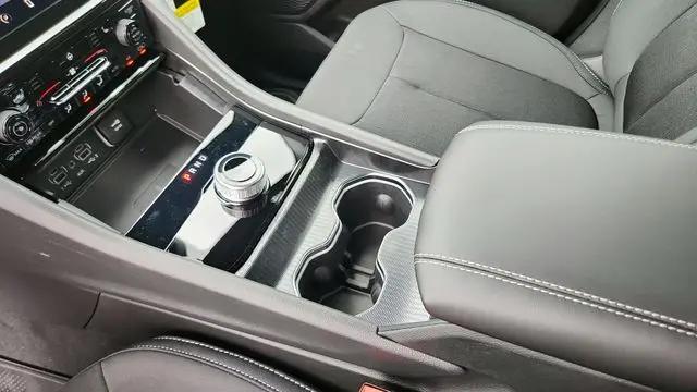 2026 Jeep Grand Cherokee Altitude 4x2
