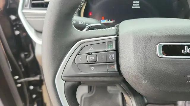 2026 Jeep Grand Cherokee Altitude 4x2