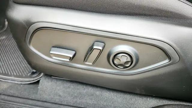 2026 Jeep Grand Cherokee Altitude 4x2