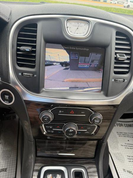 2016 Chrysler 300 Limited