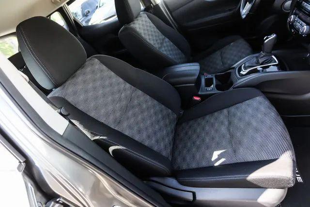 2017 Nissan Rogue Sport SV