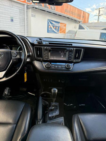 2018 Toyota RAV4 SE